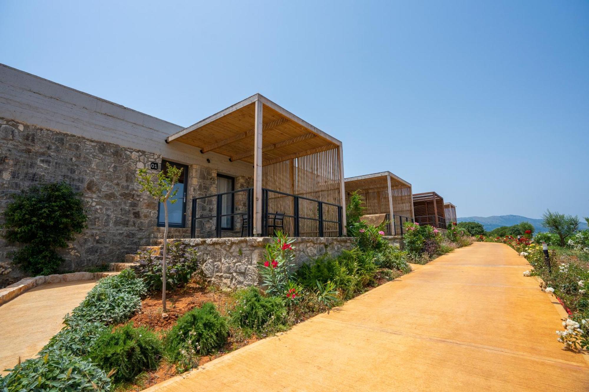 Arameras Resort 4*