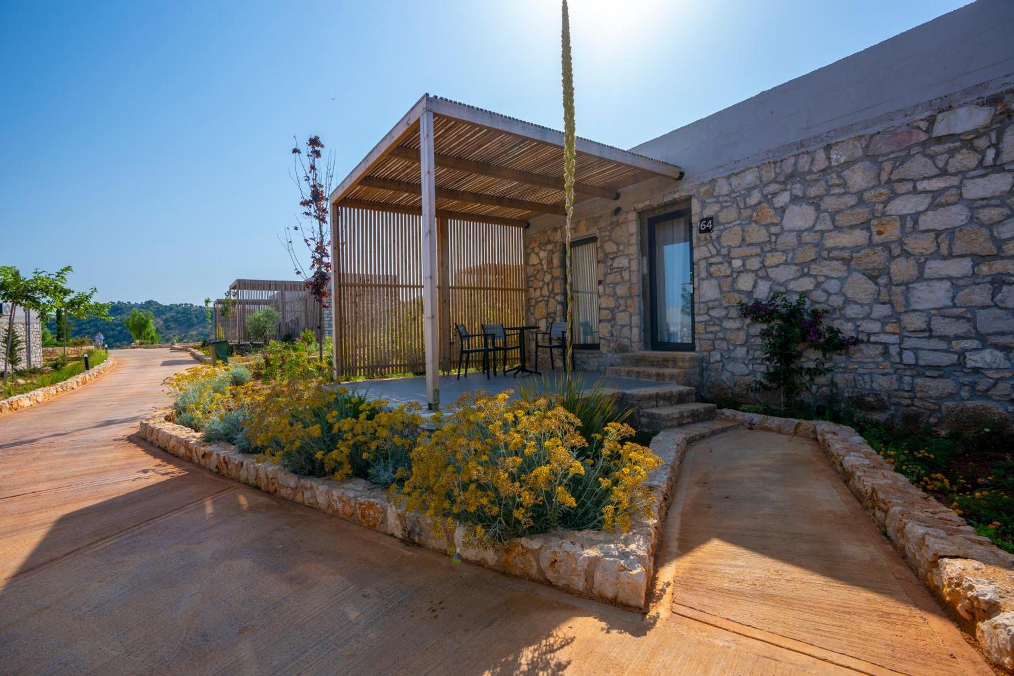Arameras 4* Ksamil
